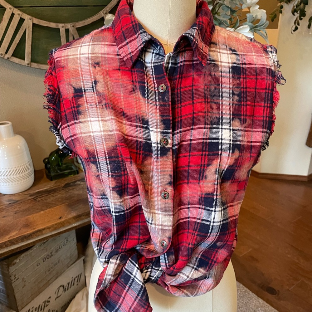 Red Plaid Sleeveless Button-Up Shirt